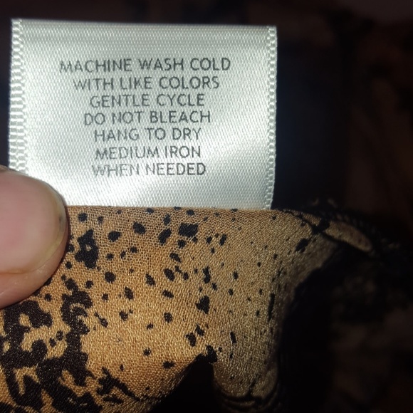 🌺 Cold Shoulder Blouse - Picture 5 of 5